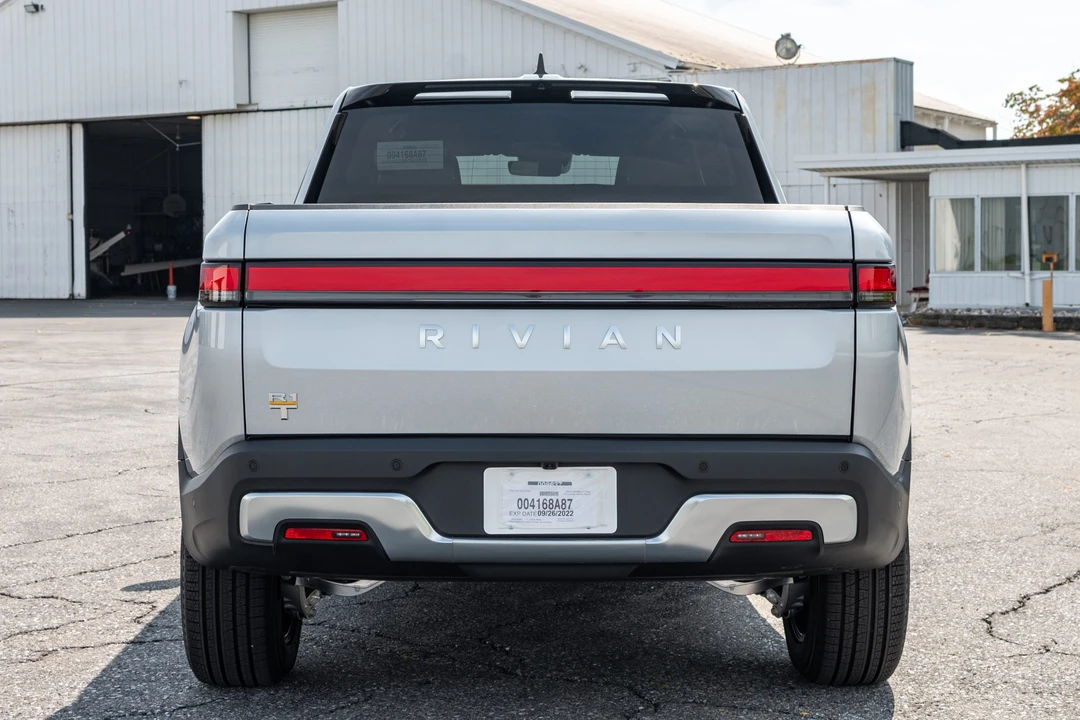 2022 Rivian R1T - Image 5 of 31