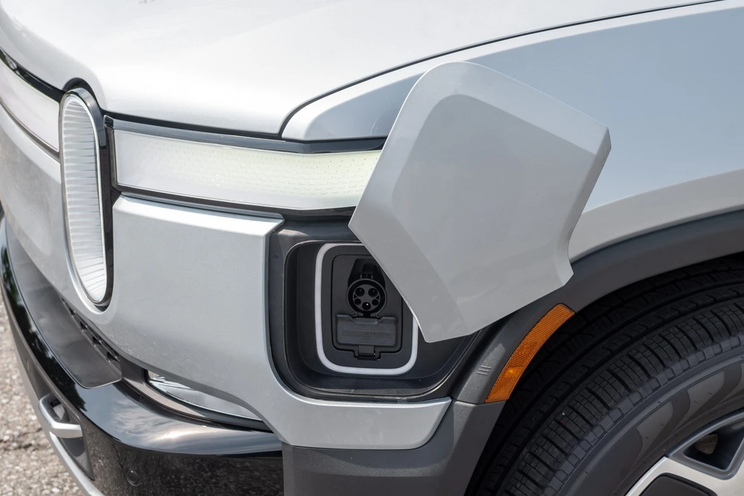 2022 Rivian R1T - Image 18 of 31