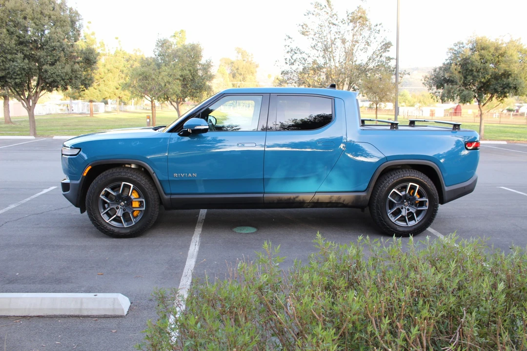2022 Rivian R1T - Image 11 of 31