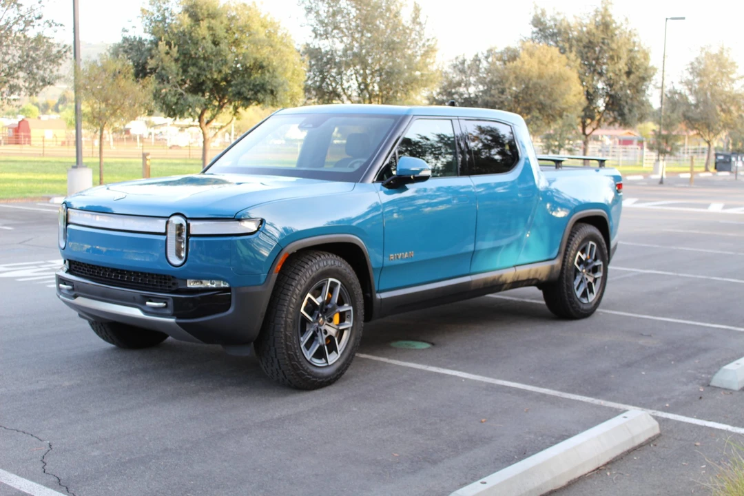 2022 Rivian R1T - Image 9 of 31