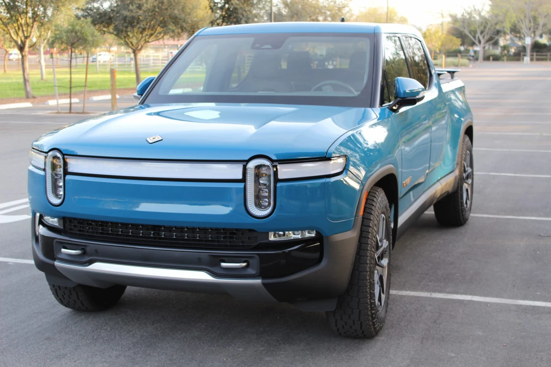 2022 Rivian R1T - Image 6 of 31