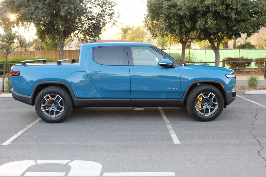 2022 Rivian R1T - Image 19 of 31