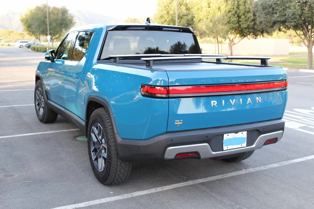 2022 Rivian R1T - Image 13 of 31