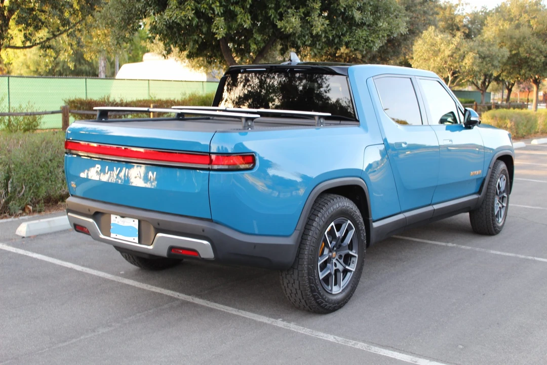 2022 Rivian R1T - Image 17 of 31