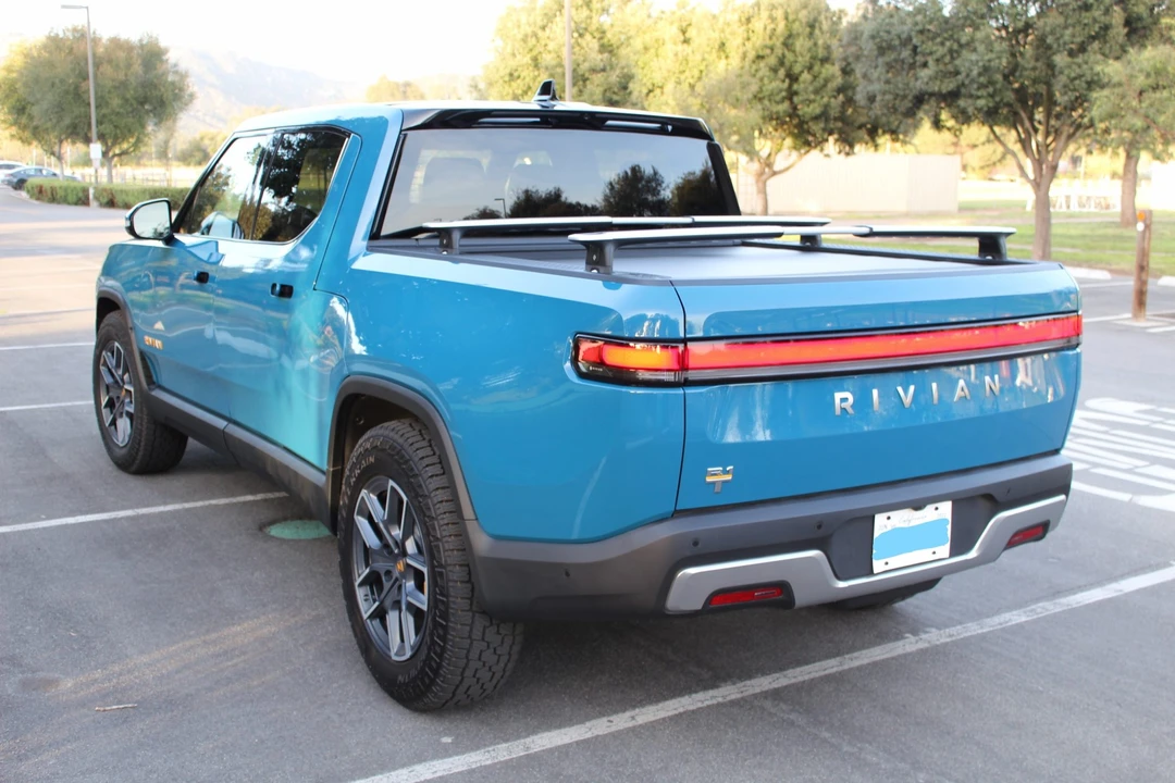 2022 Rivian R1T - Image 14 of 31