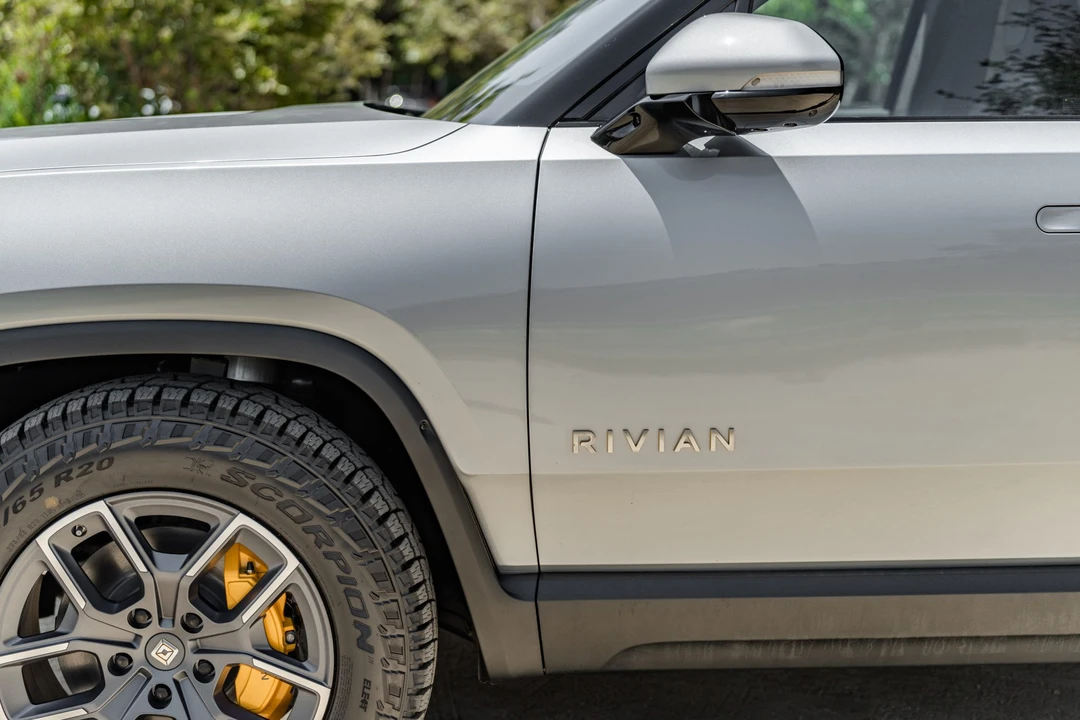 2022 Rivian R1T - Image 17 of 31
