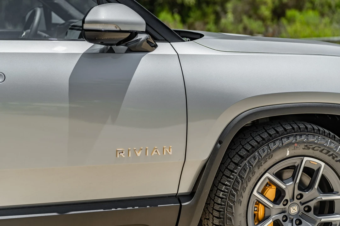 2022 Rivian R1T - Image 24 of 31