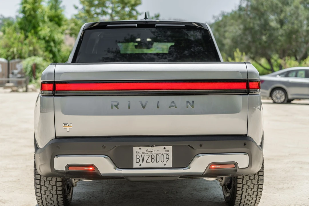 2022 Rivian R1T - Image 8 of 31