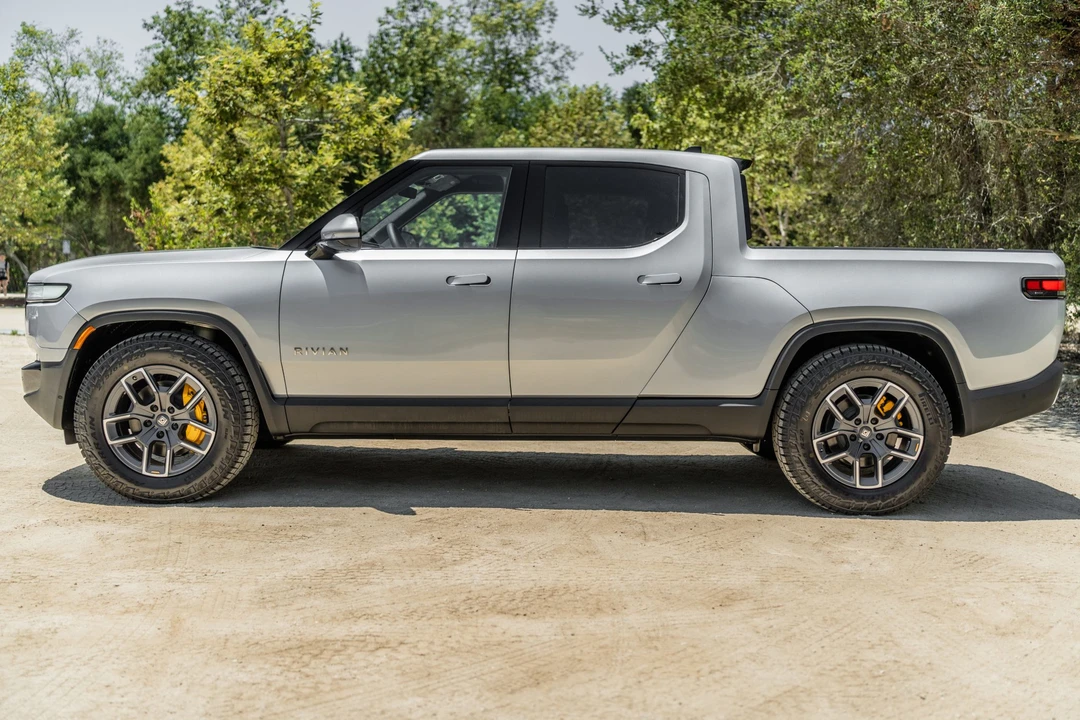2022 Rivian R1T - Image 10 of 31