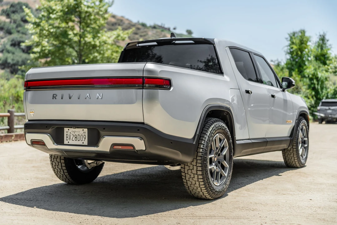2022 Rivian R1T - Image 6 of 31