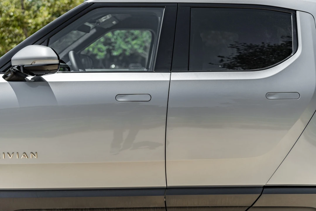 2022 Rivian R1T - Image 18 of 31