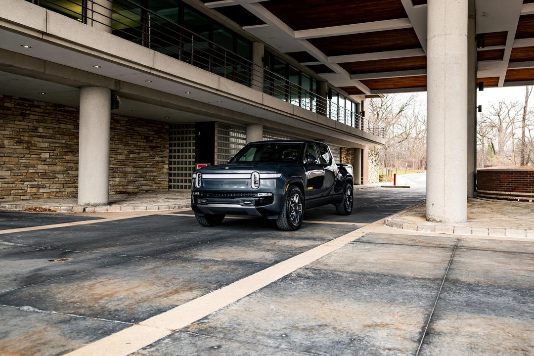 2022 Rivian R1T - Image 12 of 31