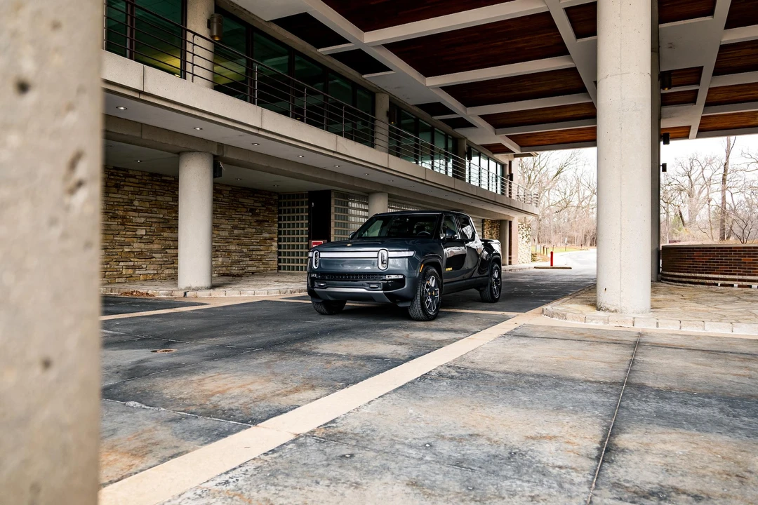 2022 Rivian R1T - Image 13 of 31