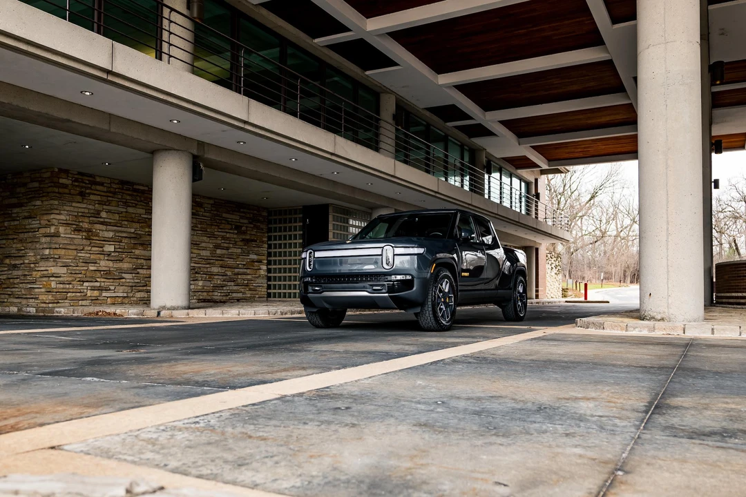 2022 Rivian R1T - Image 11 of 31