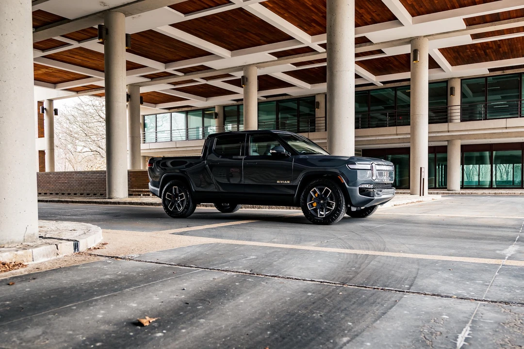 2022 Rivian R1T - Image 4 of 31