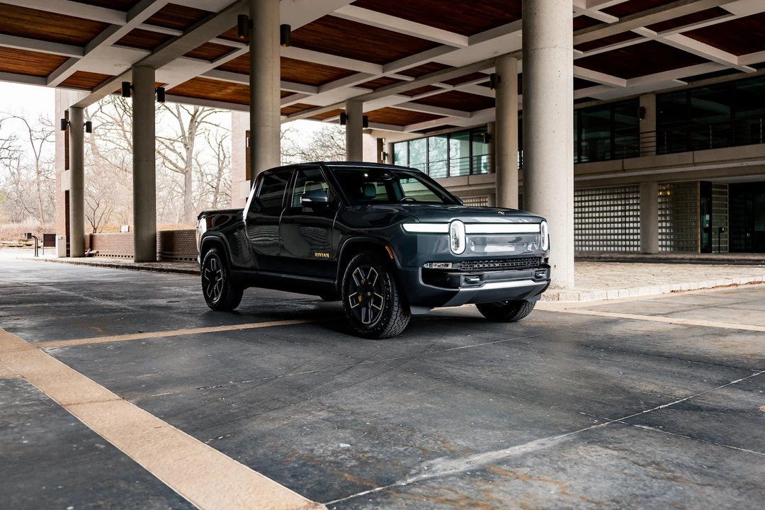 2022 Rivian R1T - Image 6 of 31