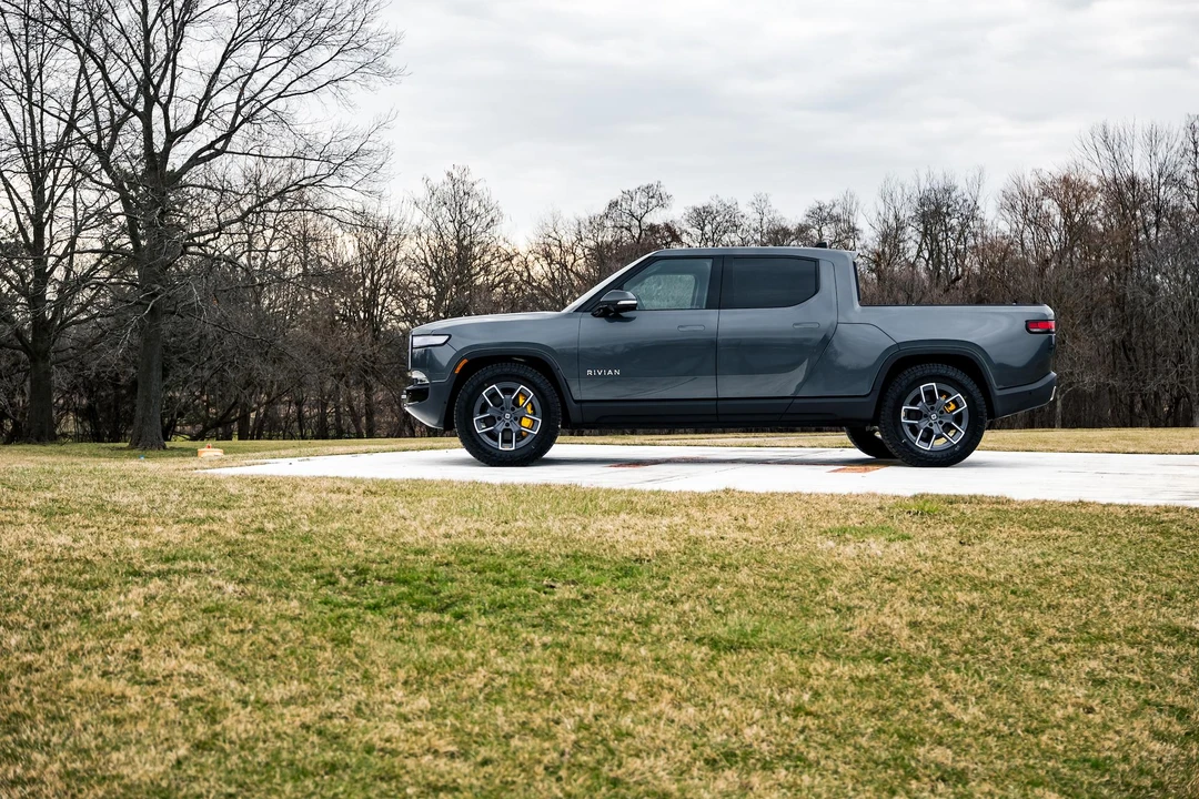 2022 Rivian R1T - Image 28 of 31