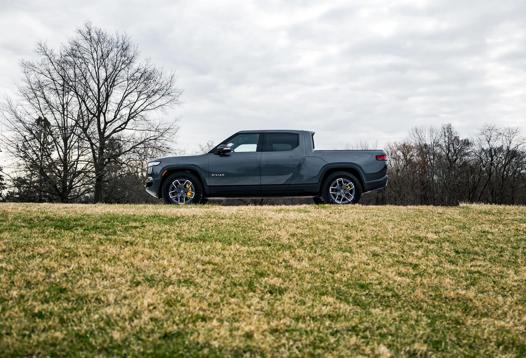 2022 Rivian R1T - Image 30 of 31
