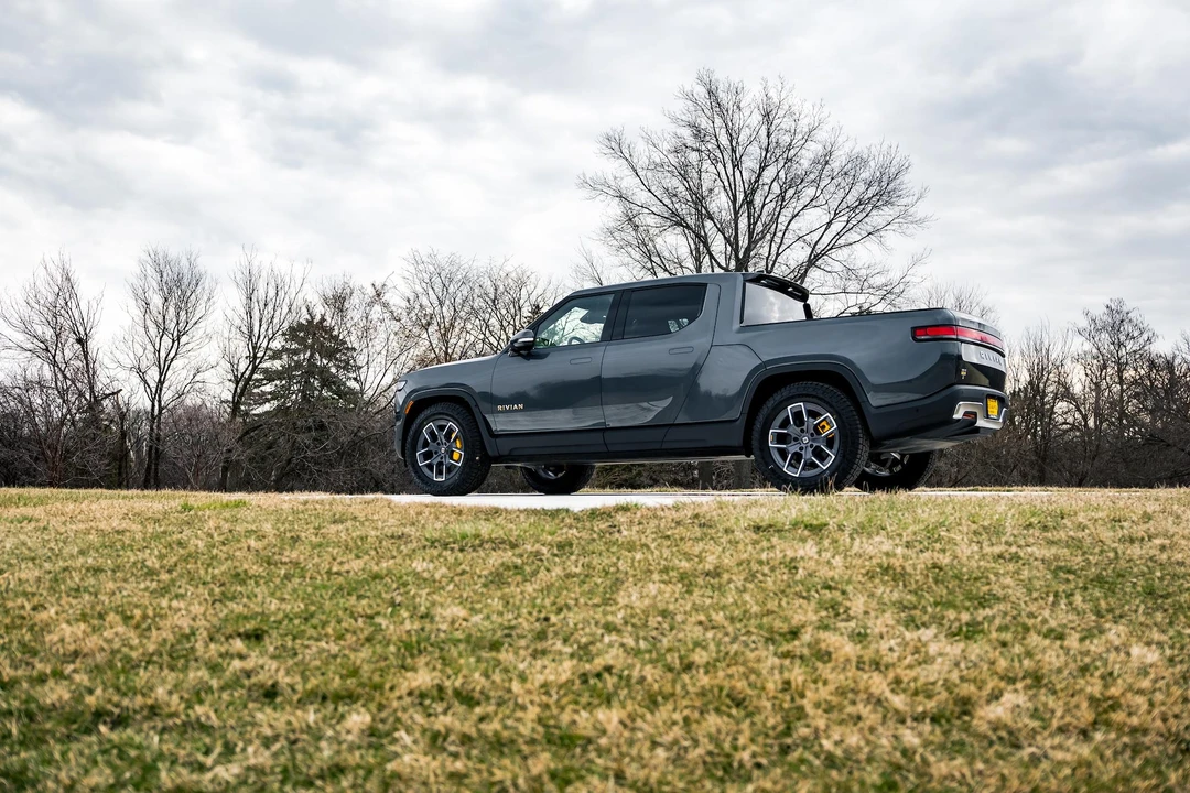 2022 Rivian R1T - Image 31 of 31