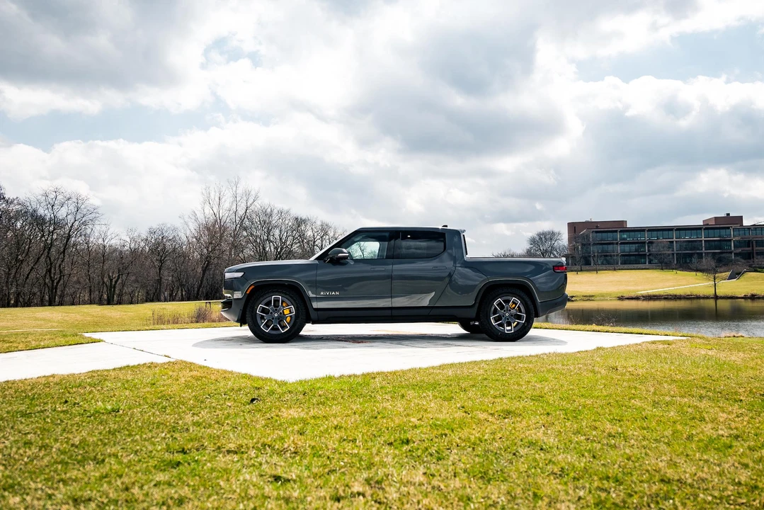 2022 Rivian R1T - Image 29 of 31