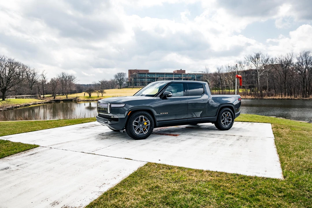 2022 Rivian R1T - Image 26 of 31