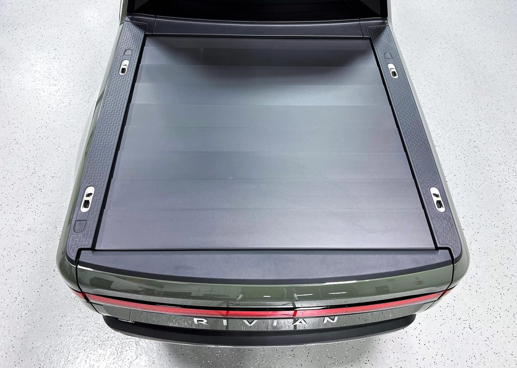 2022 Rivian R1T - Image 26 of 31
