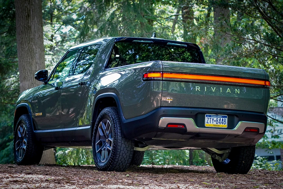 2022 Rivian R1T - Image 6 of 31