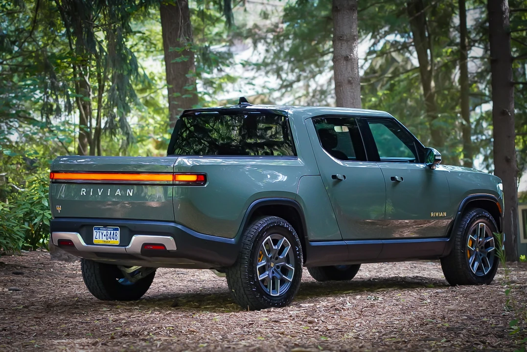 2022 Rivian R1T - Image 10 of 31