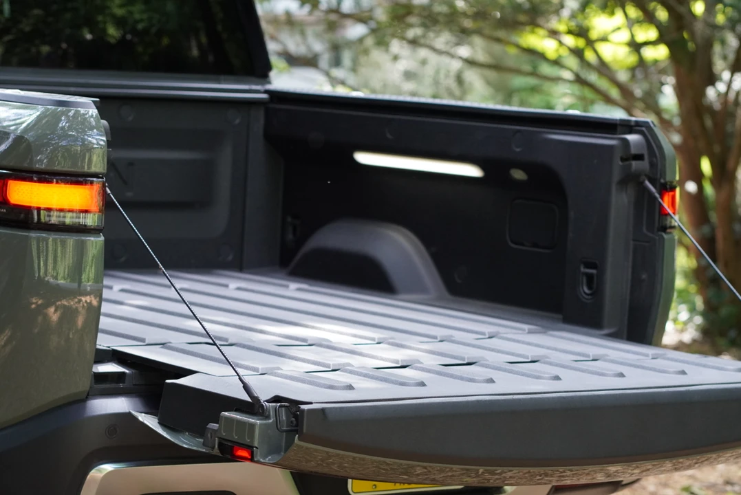 2022 Rivian R1T - Image 27 of 31