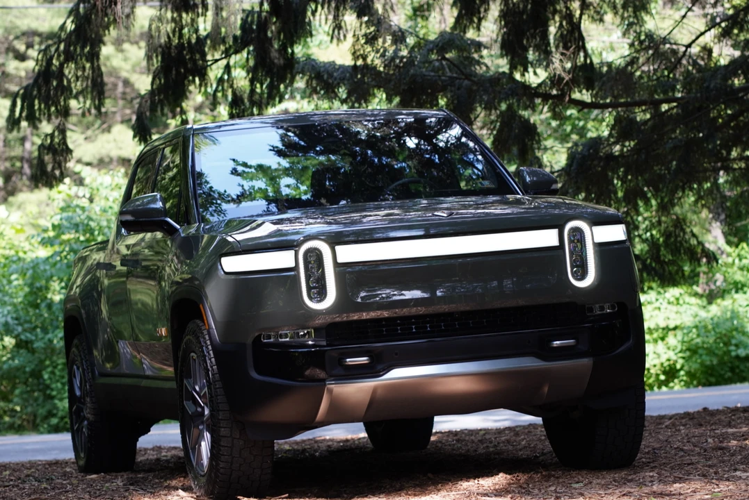 2022 Rivian R1T - Image 15 of 31