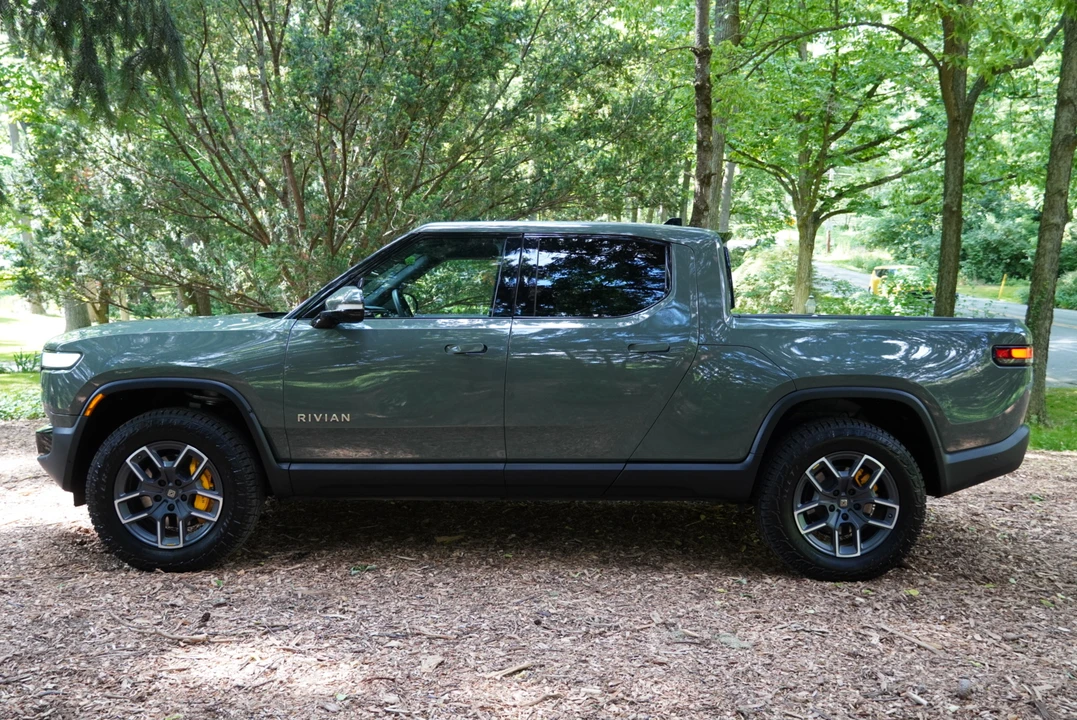 2022 Rivian R1T - Image 4 of 31