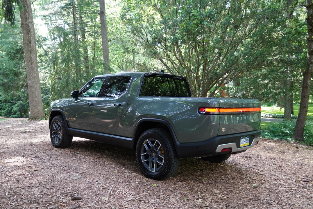 2022 Rivian R1T - Image 5 of 31