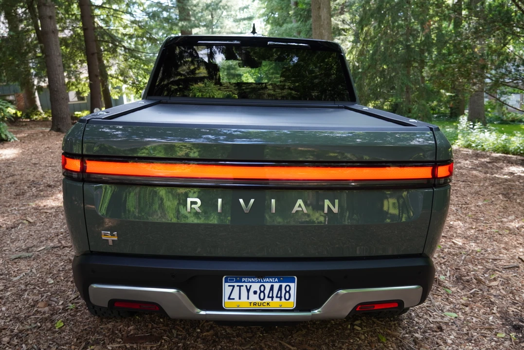 2022 Rivian R1T - Image 8 of 31