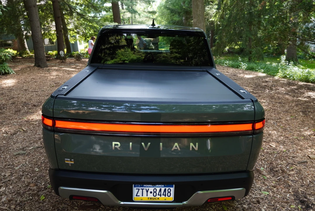 2022 Rivian R1T - Image 7 of 31