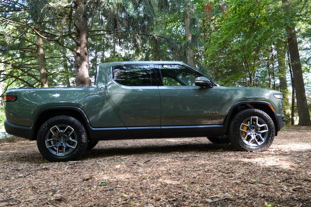 2022 Rivian R1T - Image 11 of 31