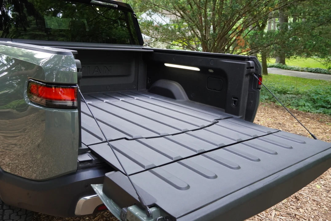 2022 Rivian R1T - Image 28 of 31