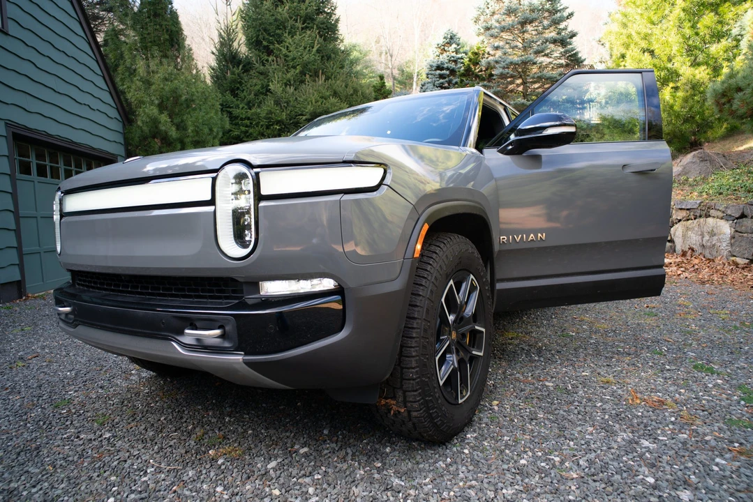 2022 Rivian R1T - Image 6 of 31