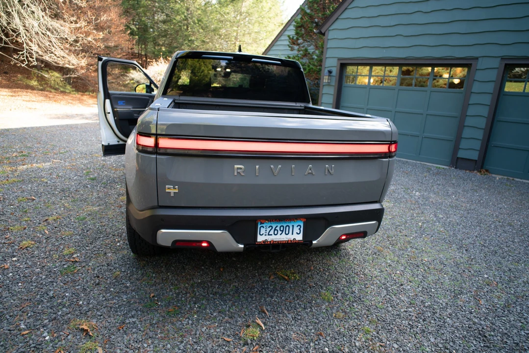 2022 Rivian R1T - Image 31 of 31