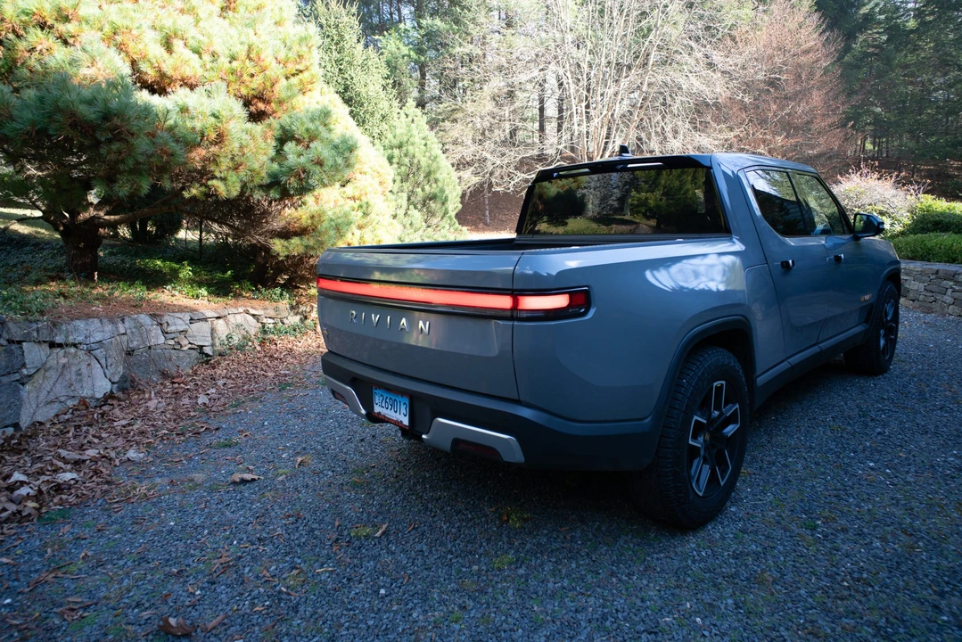 2022 Rivian R1T - Image 23 of 31