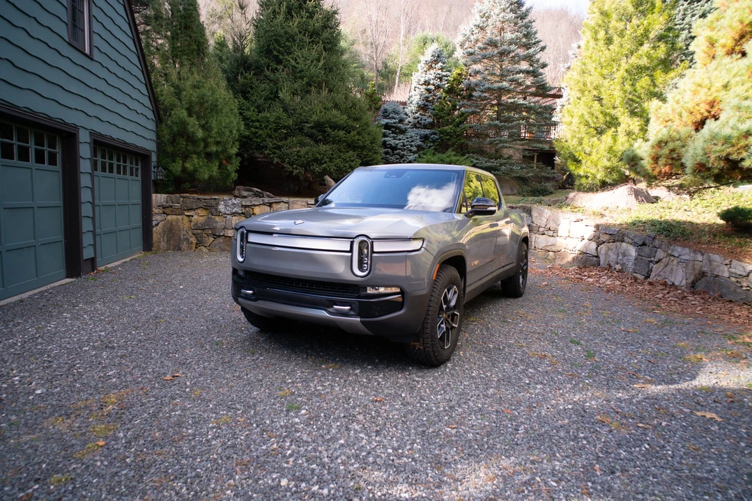 2022 Rivian R1T - Image 8 of 31