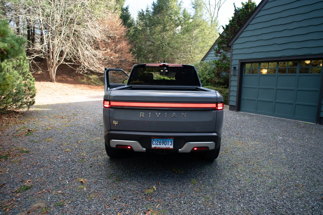 2022 Rivian R1T - Image 26 of 31