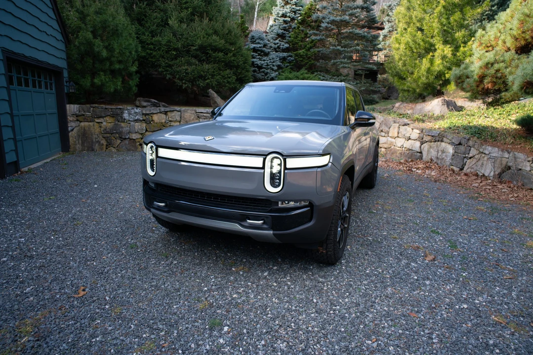 2022 Rivian R1T - Image 10 of 31