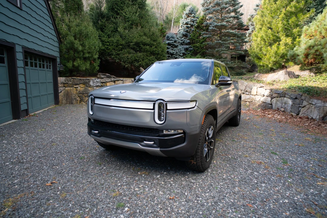 2022 Rivian R1T - Image 12 of 31