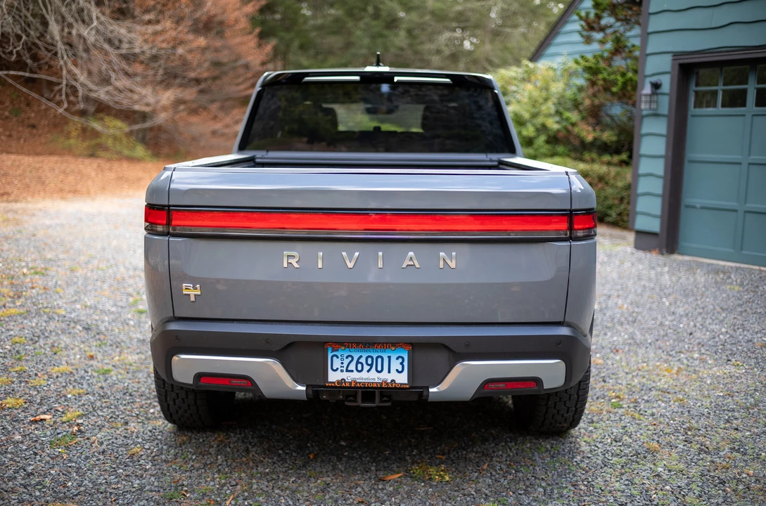 2022 Rivian R1T - Image 24 of 31