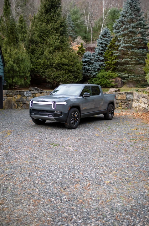 2022 Rivian R1T - Image 7 of 31