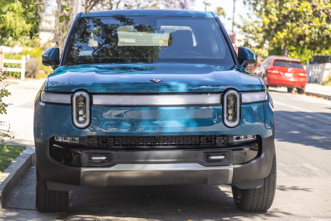 2022 Rivian R1T - Image 17 of 31