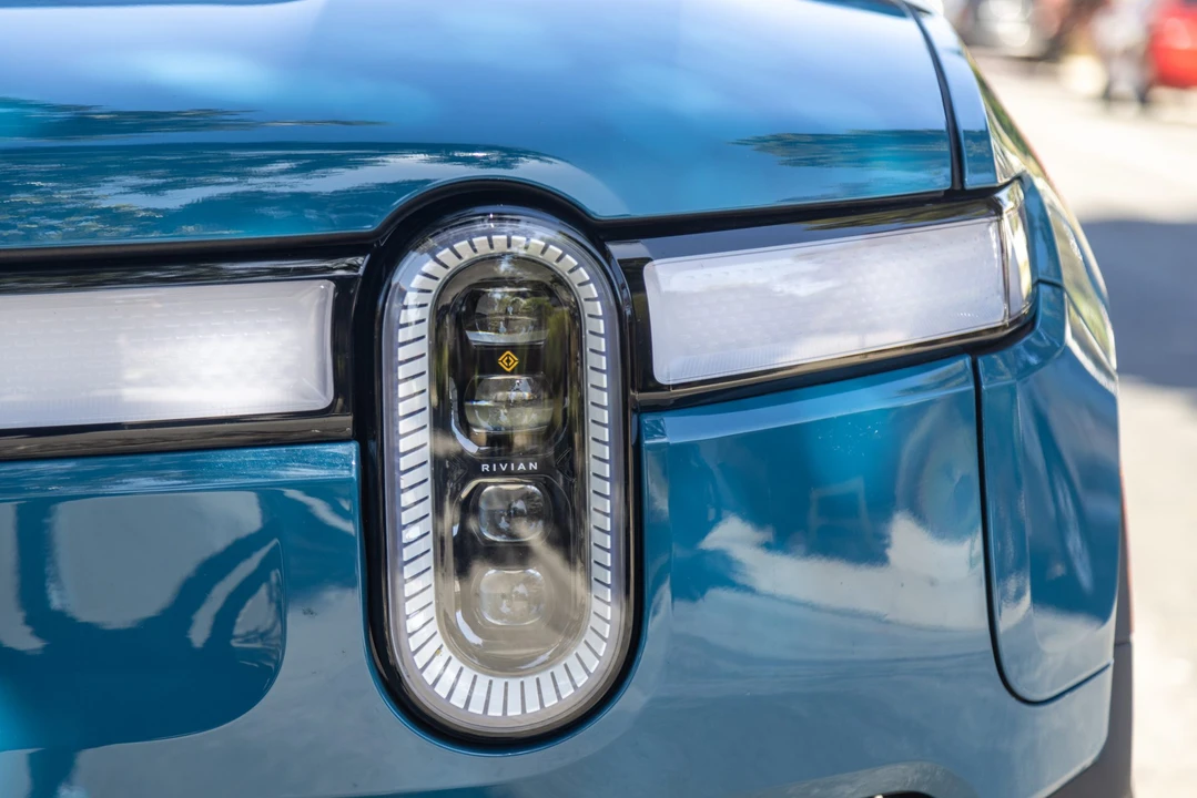 2022 Rivian R1T - Image 28 of 31