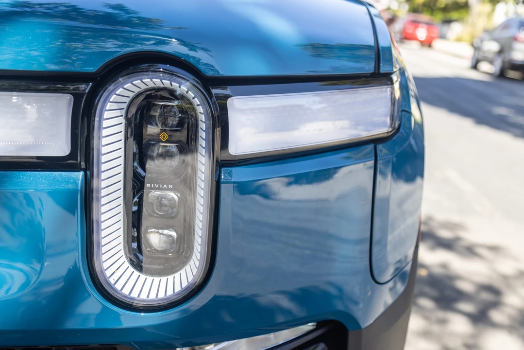2022 Rivian R1T - Image 27 of 31