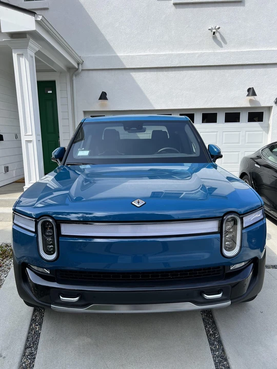 2022 Rivian R1T - Image 18 of 31