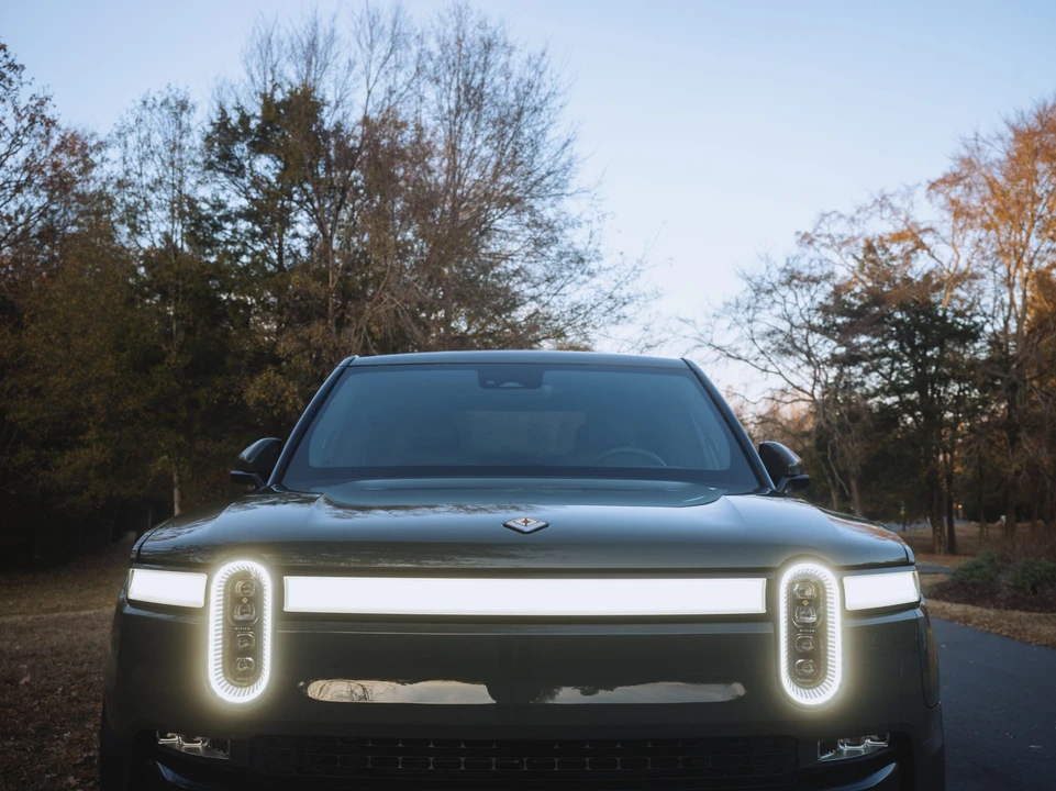 2022 Rivian R1T - Image 18 of 31